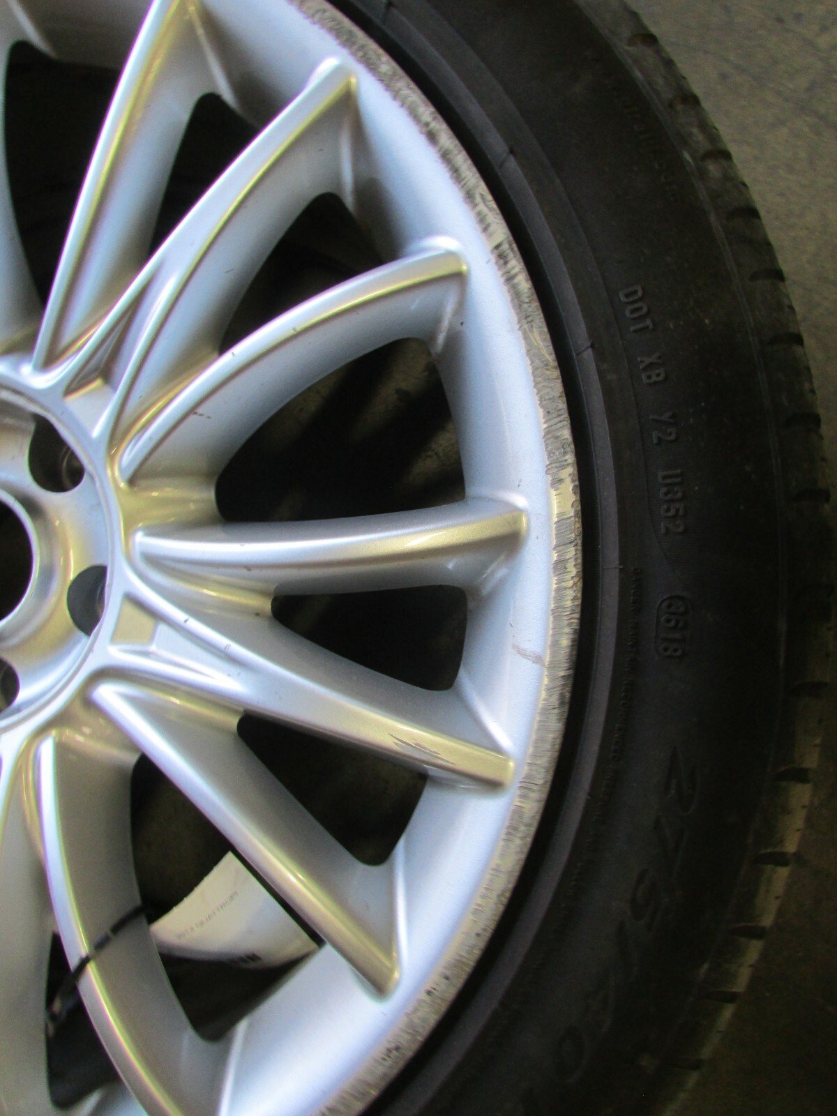 2014 Maserati Quattroporte, Rear Wheel / Rim, Curb Rash, 19", Used P/N 98015712