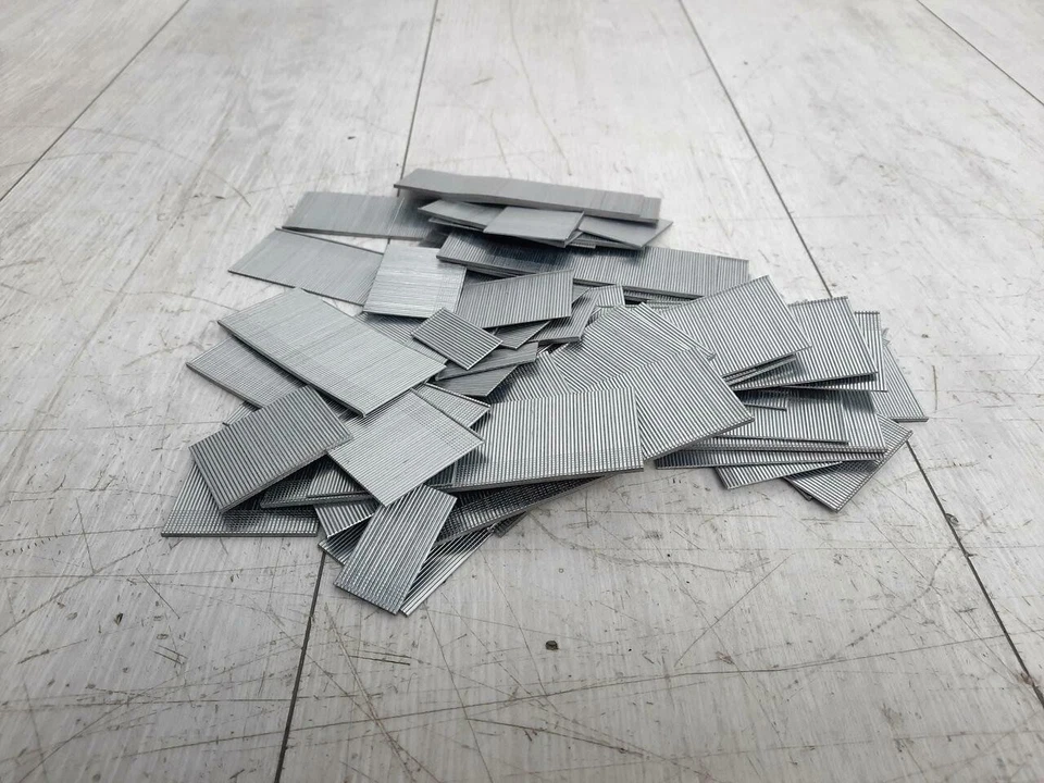 Tacwise 0400 Set di chiodi zincati, tipo 18 G / 40 mm - 1,3 kg MERCE DI SERIE B - Immagine 2 di 4