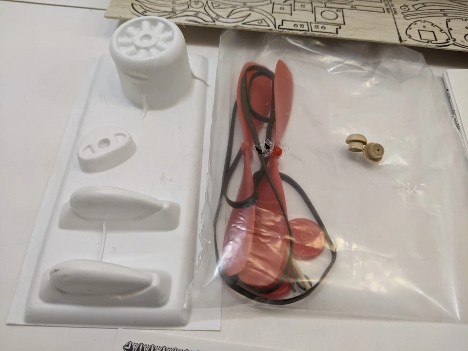 Kit de avião modelo balsa vintage escala amendoim cadete interestadual Sterling Waco SRE - Imagem 4 de 4