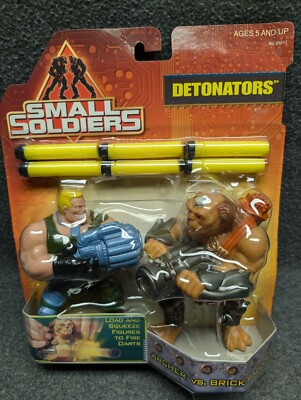 1998 Small Soldiers Detonators Archer VS Brick Bazooka Action figure w/darts