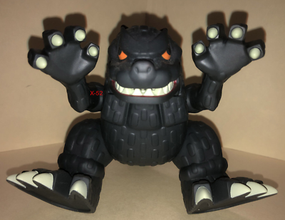Godzilla Tokyo Vinyl Bandai figure 5.5in ゴジラ kaiju 2004 design
