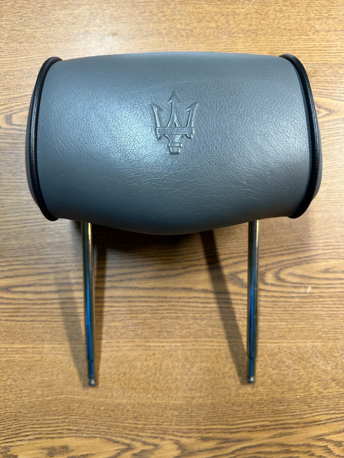 2003-2008 Maserati Quattroporte Left or Right Front Seat Headrest Head Rest Gray