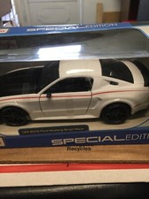 1:24 Maisto "Special Edition" 2014 Ford Mustang Street Racer