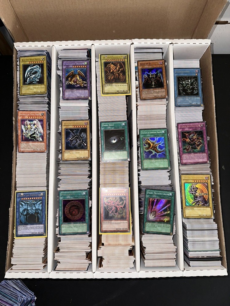 YUGIOH 1000 CARD COLLECTION 50 HOLO FOILS & RARES!