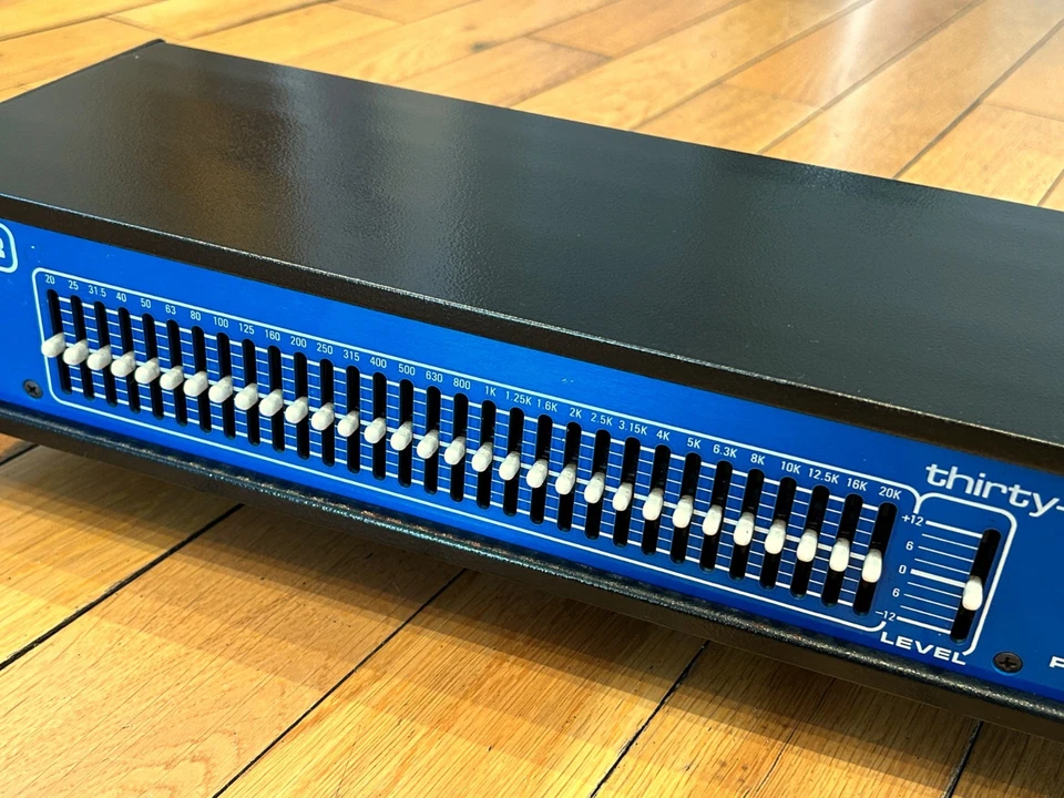 MXR 31 band EQ Graphic Equaliser Refurbished Rare Blue Faced - Image 4 of 4