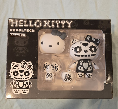 Revoltech Hello Kitty Black Skull ver. PVC/ABS Figure 2014 Revoltech Series