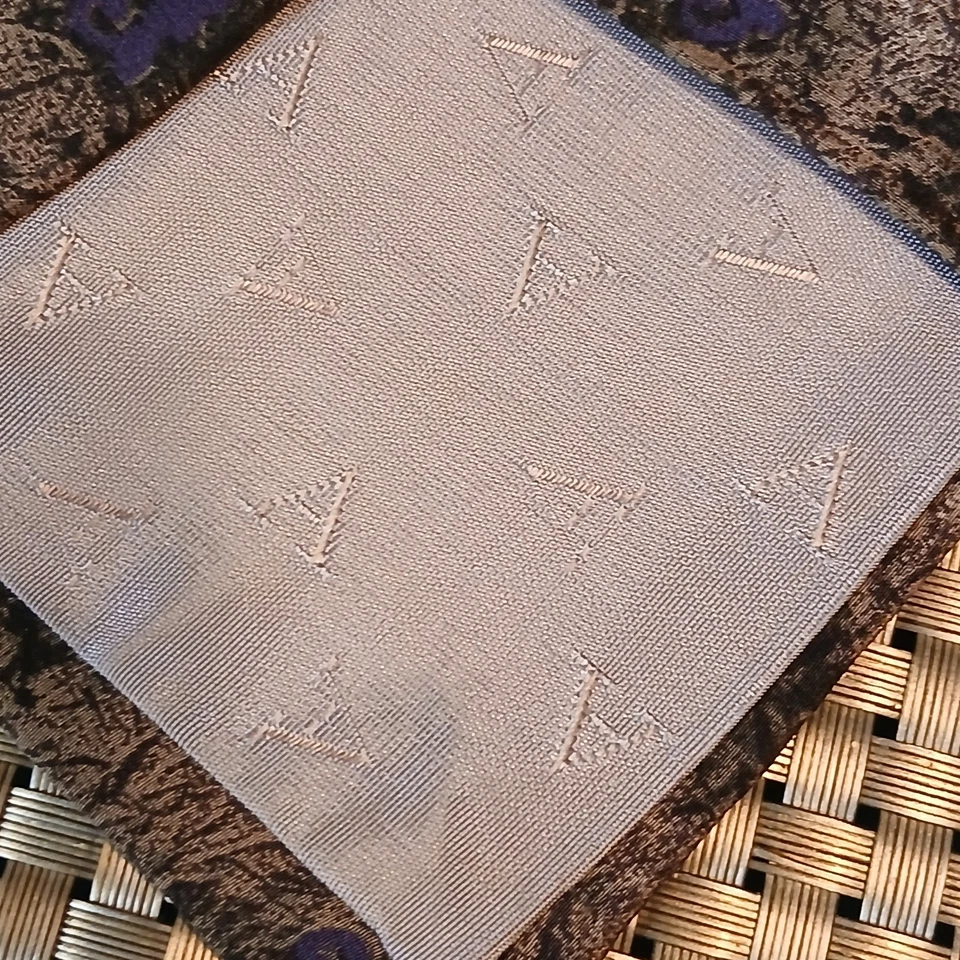 Gravata de seda Alfani 58x4 feita à mão estampa de designer roxa/verde/cinza (0208) - Imagem 3 de 4