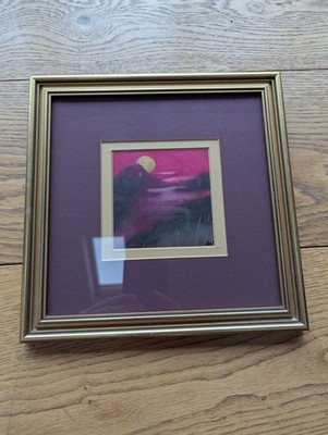 Original signierte handbemalte Seide von Andrea Wilson. Gerahmt & verglast. Lila