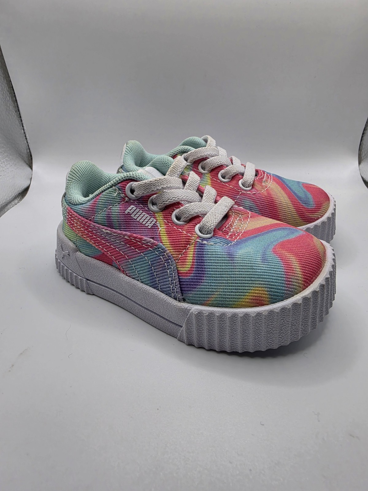 Sneakers Size 4c