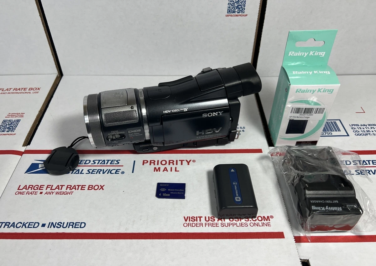 SONY　HDR-HC7　HDV　MiniDV対応　セット Sony HDR-HC7 High-definition Mini DV digital camcorder at Crutchfield