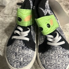Star Wars Mandalorian Yoda Toddler Boys Sneakers High-Top Casual Size 9 NWT
