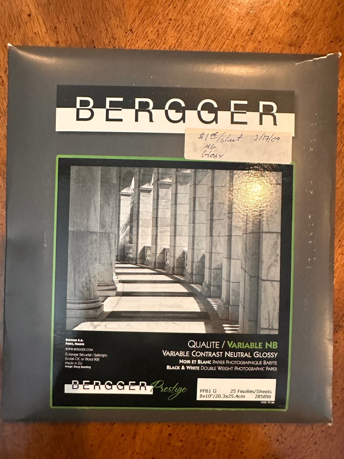 Bergger Prestige Variable NB Neutral Glossy 8x10 Fiber Paper - Open Box