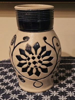 Colonial Williamsburg Gray with Cobalt Blue Salt Glaze Stoneware Jug M8 18 OZ