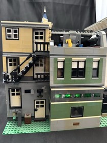 LEGO Assembly Square 10255 Preowned Disassembled Read Description