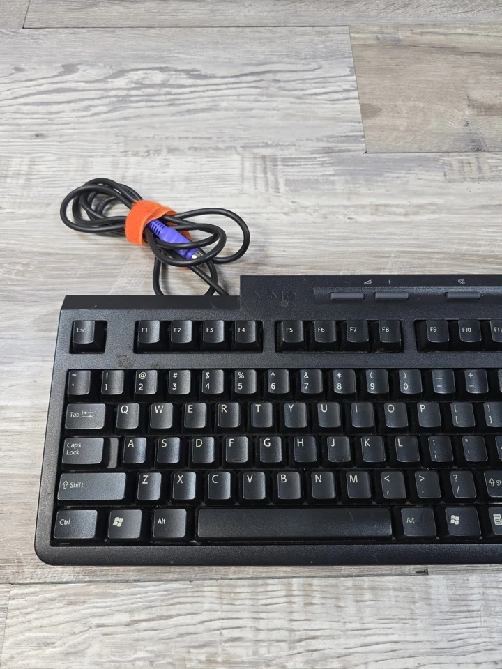 VTG Sony Vaio Keyboard PCVA-KB4P/U Six Pin Plug Black Tested - Image 2 of 4