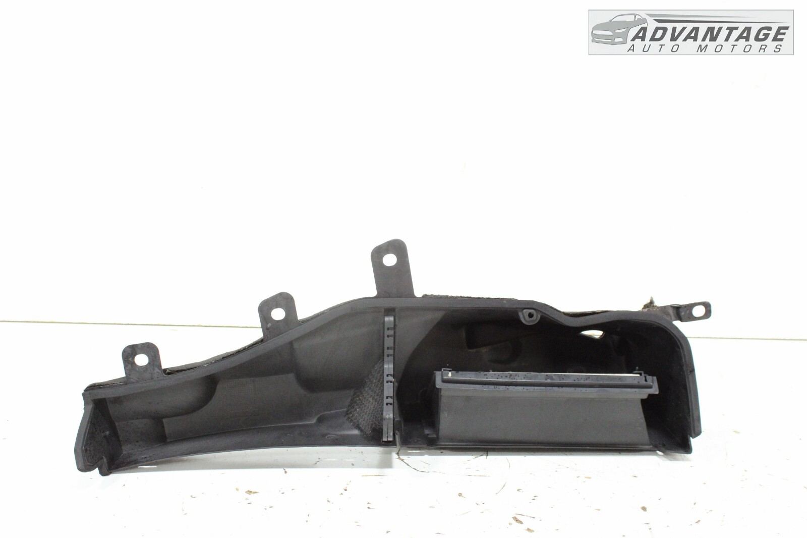 2014-2017 MASERATI GHIBLI RIGHT UNDER COWL PANEL STEP AIR FILTER HOUSING OEM