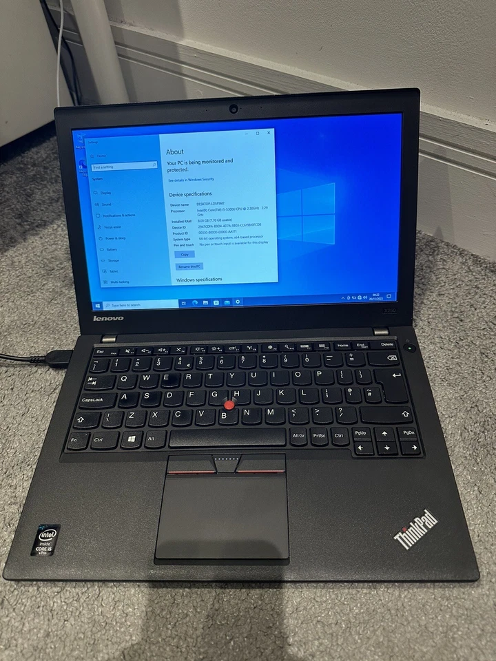 Lenovo ThinkPad X250 · i5-5300 · 8GB · 500GB, photo 2 of 5