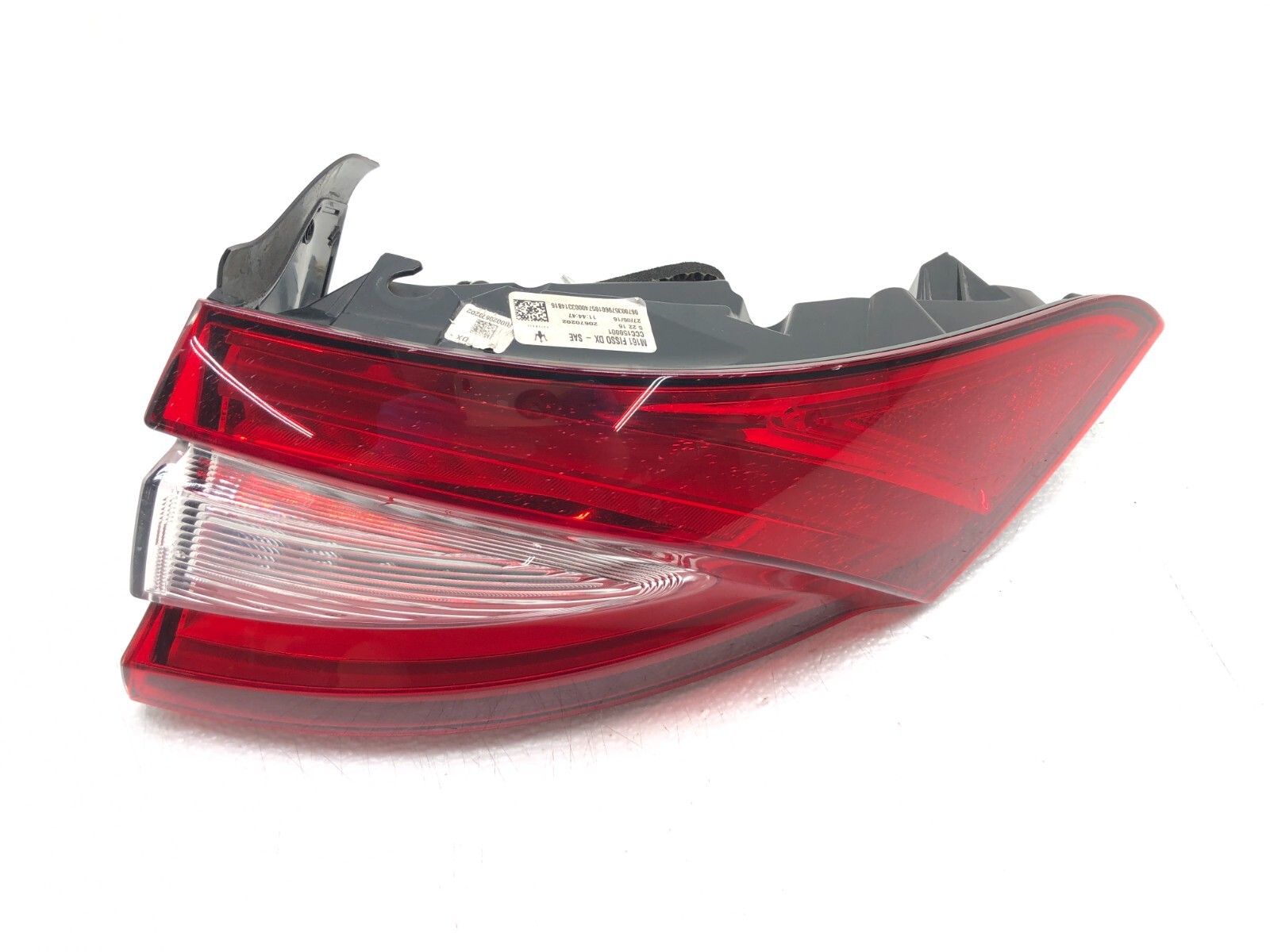 2017-2020 MASERATI LEVANTE RIGHT PASSENGER REAR OUTER TAILLIGHT TAIL LAMP OEM