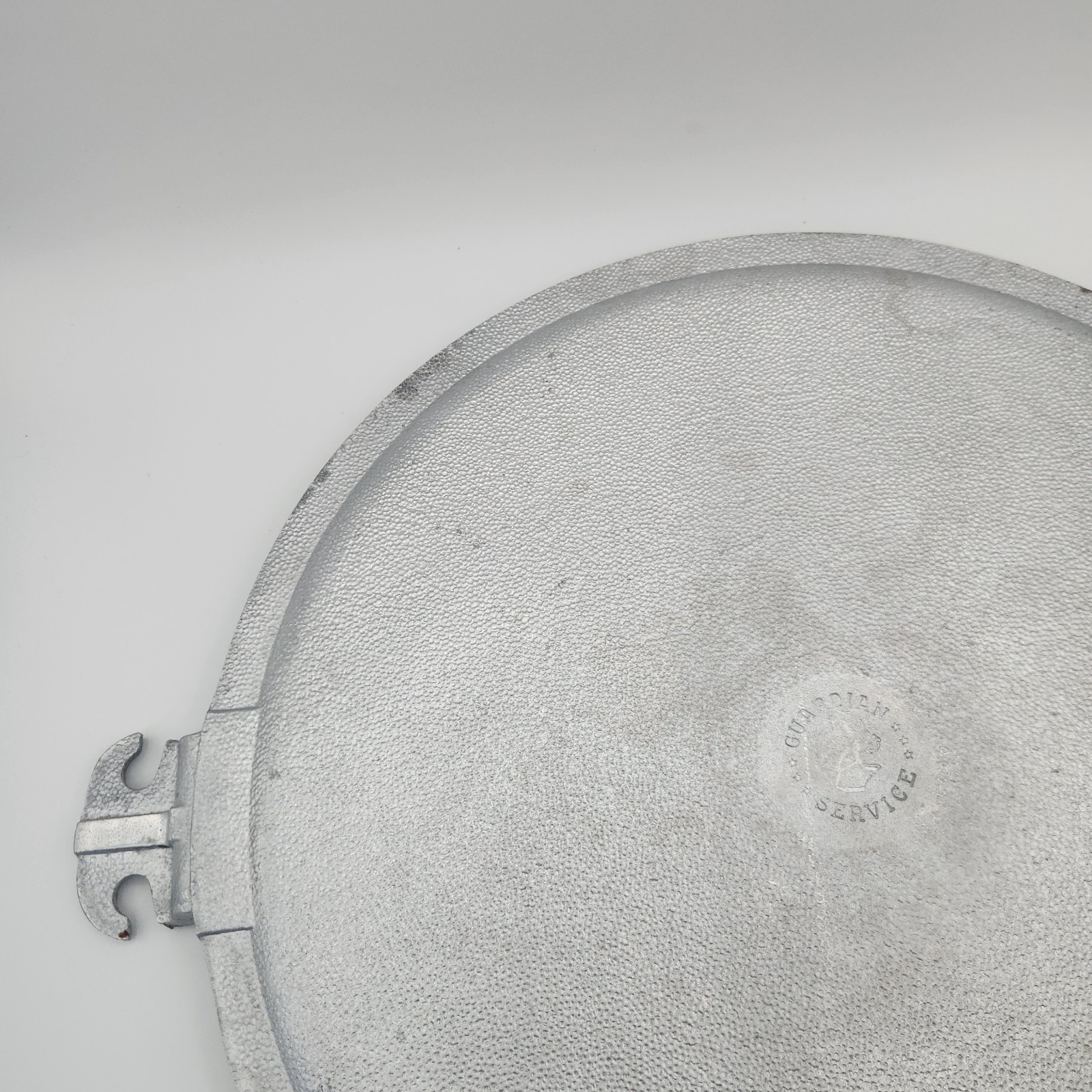 Vtg Guardian Service Ware Cast Hammered Aluminum Griddle Platter Pizza Tray 15.5
