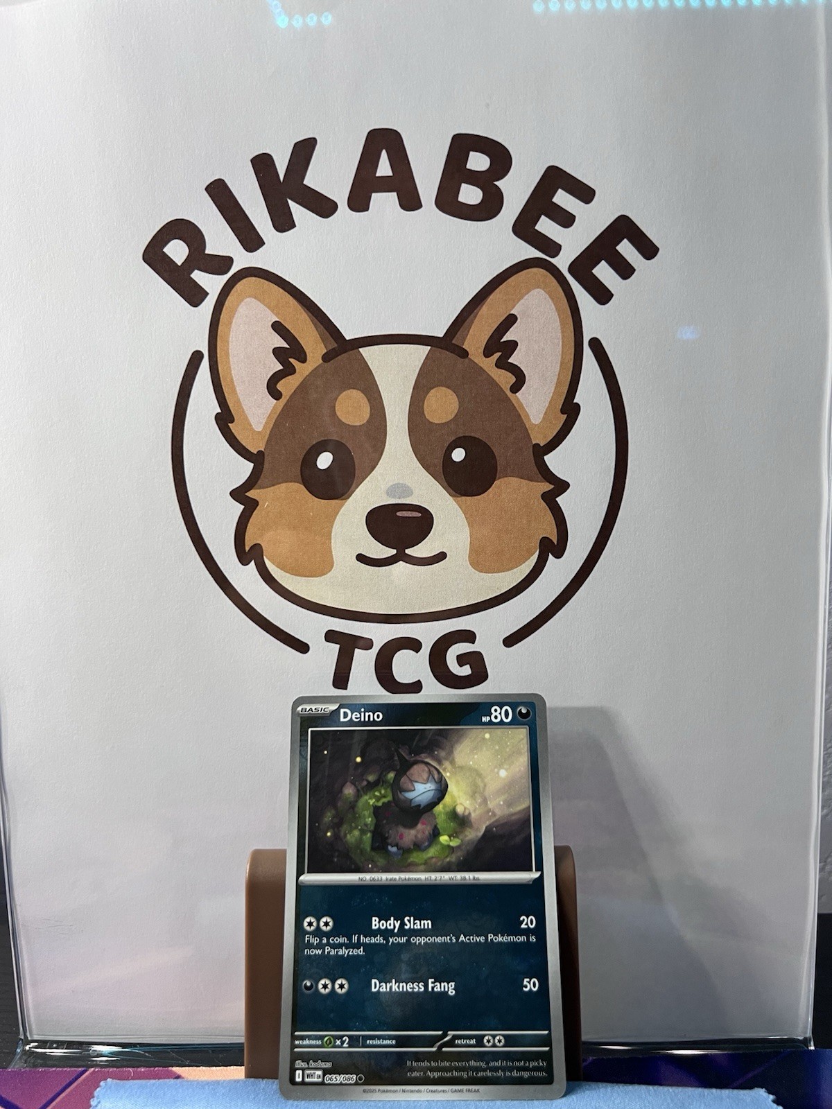 Deino White Flare Reverse Masterball Holo #065/086 Near Mint Condition