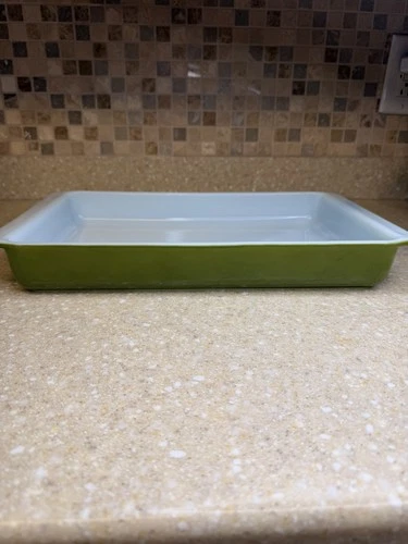 Pyrex 933 Avocado Green Verde Lasagna Pan