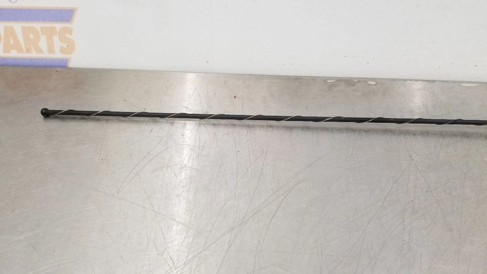 93 GMC TYPHOON КРЫЛО УСТАНОВЛЕН АНТЕННА В СБОРЕ - Изображение 2 из 4