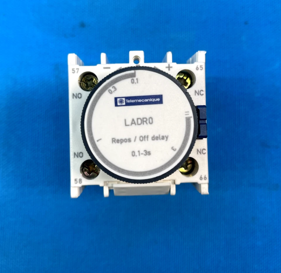 Telemcanique LADR0 .3-3 Second Delay Timer Module - Image 2 of 4