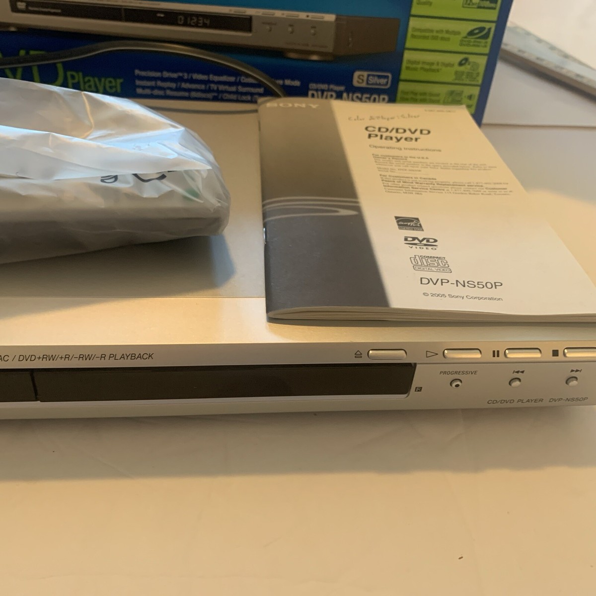 Sony DVP-NS50P DVD / CD Player Progressive Scan DVD RW R -RW/-R