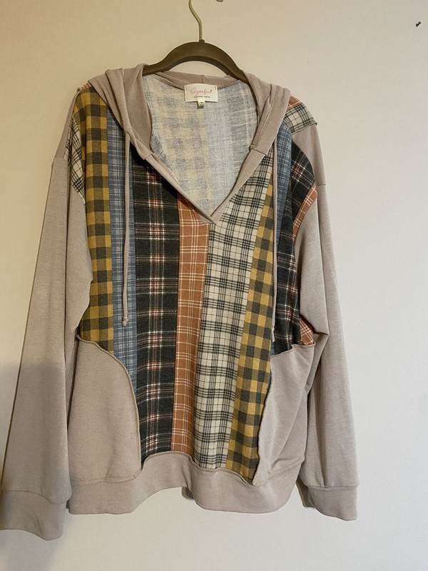 Long sleeve hooded sweater, size XL
