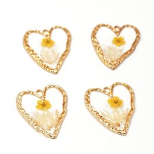 Clearance 8PCS Gold Tone Dried Flower Resin Irregular Heart Charm Pendant GBY709