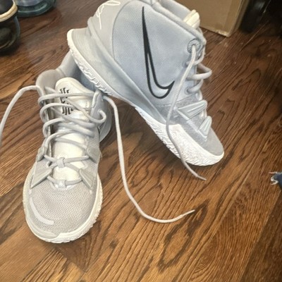 Nike Kyrie 7 Men s Athletic Sneakers Wolf Grey/White/Black Mesh DA7767-006
