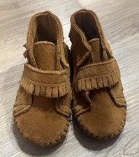 Minnetonka Moccasins Infants Front Strap Bootie, Brown, Size 3