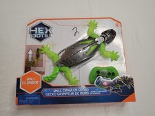 HEX BOTS Wallcrawler Gecko Remote Control Rob...