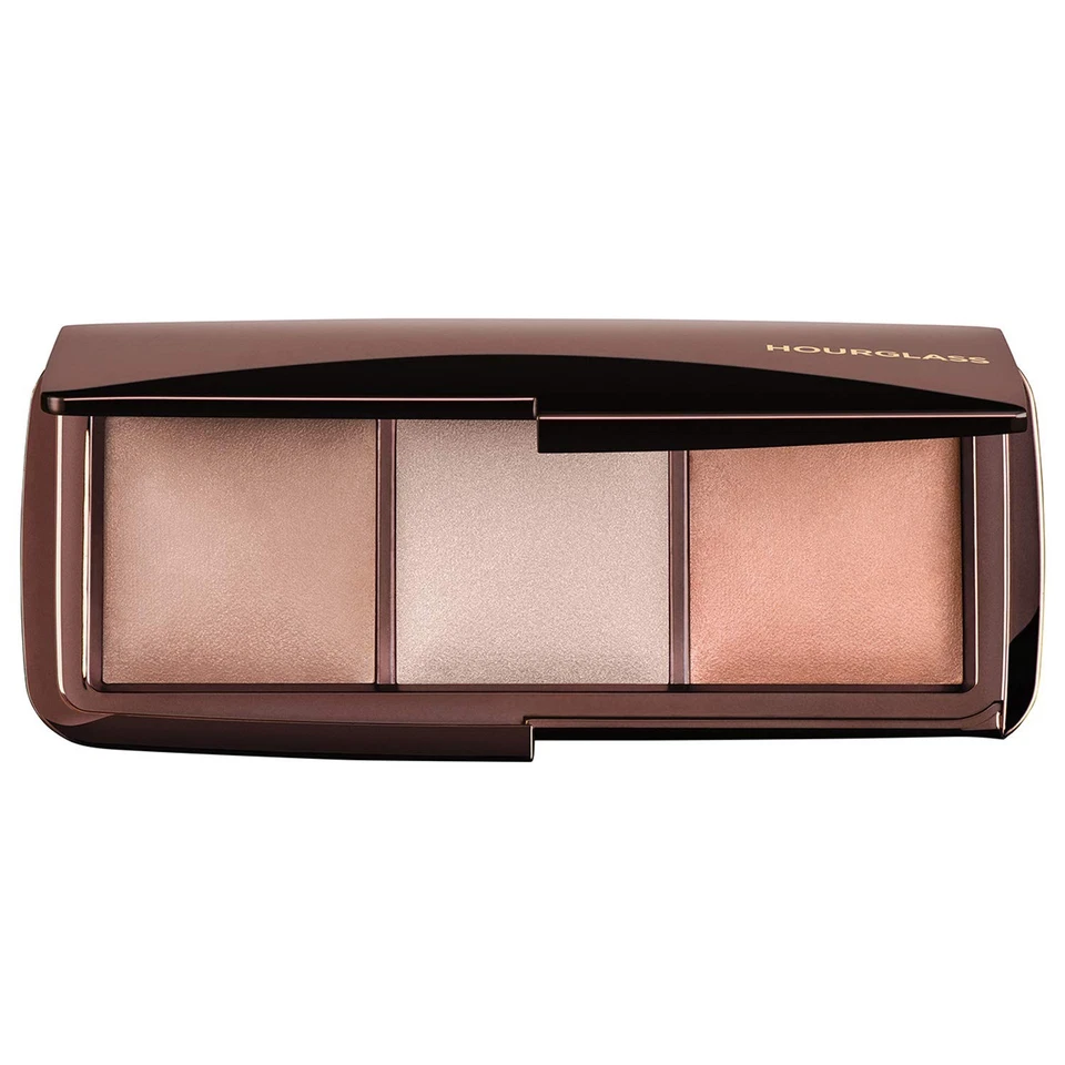 Cruelty-Free Vegan Highlighting Palette for a Flawless Glow - Light Coverage - Image 2 of 4