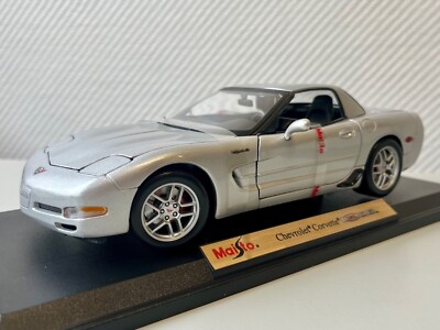 DieCast 2001 Chevrolet Corvette Z06 1:18 Maisto Modellauto Silber US Sportwagen