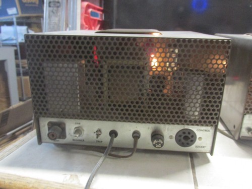 Browning Eagle R-27 Receiver and S-23 Transmitter 23 Channel CB Radio Powers On - Picture 9 of 9