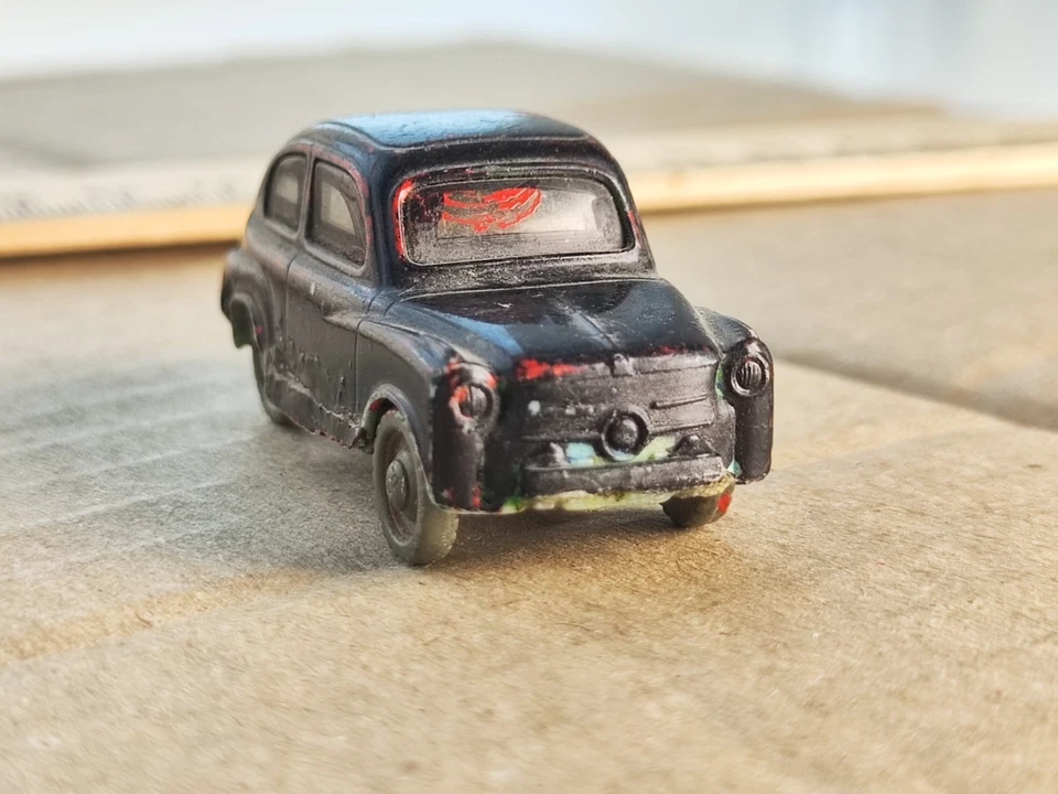 Auto d'epoca retrò Fiat 600 Siku, Germania, piccolo modello di auto - Immagine 4 di 4