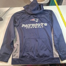 NFL Team Apparel Men  s Medium New England Patriots Hoodie