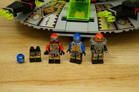 Vintage LEGO Set Retired 1997 Space Alien Avenger UFO 6975 + Some Minifigs