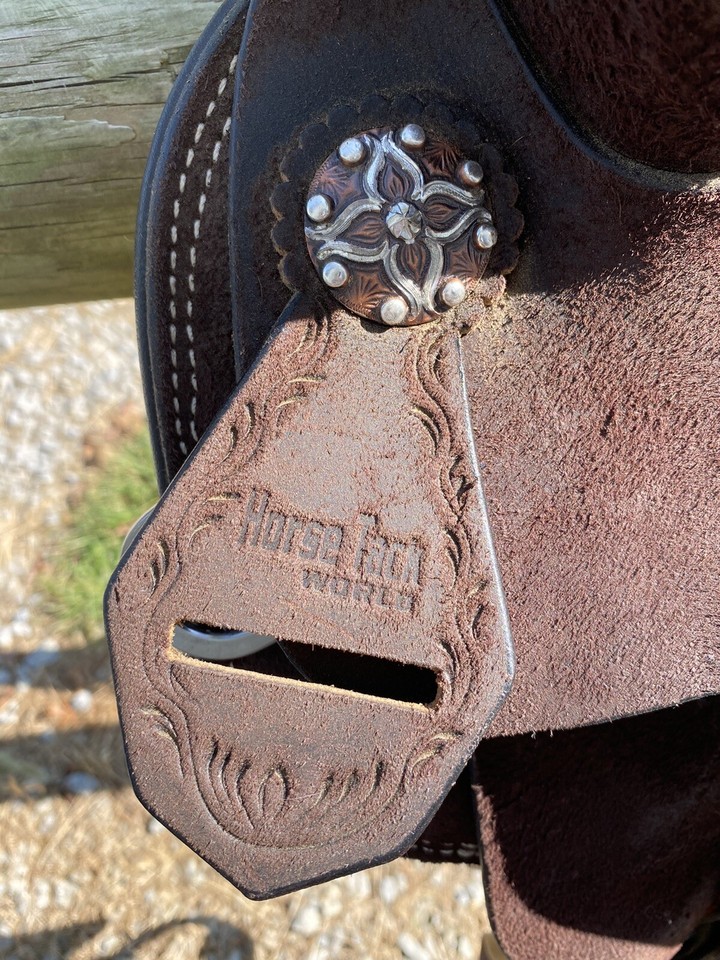 15” Circle Y Horse Tack World Barrel Saddle spinal relief lightweight