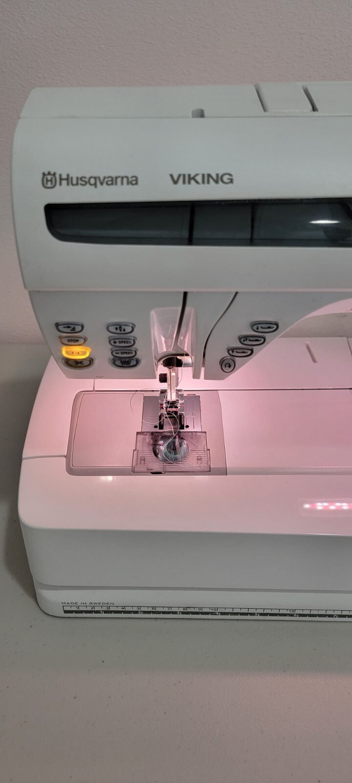 Husqvarna Viking Designer SE and Embroidery Machine With Accessories eBay