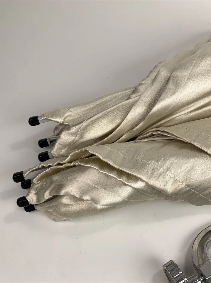 2 x Larson Reflectasol  Umbrella Bounce-Light System 34”x 34" Cream/Gold + clamp - Изображение 3 из 4