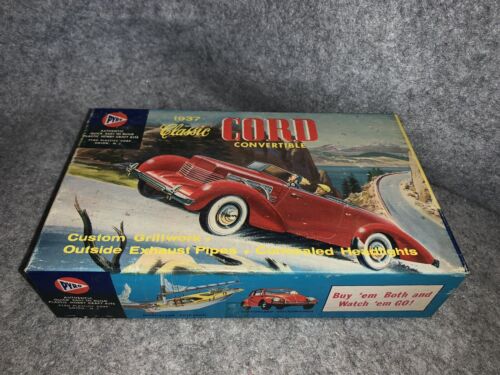Vintage PYRO 1937 Classic Cord Convertible Model Kit #332-98 - Picture 1 of 10
