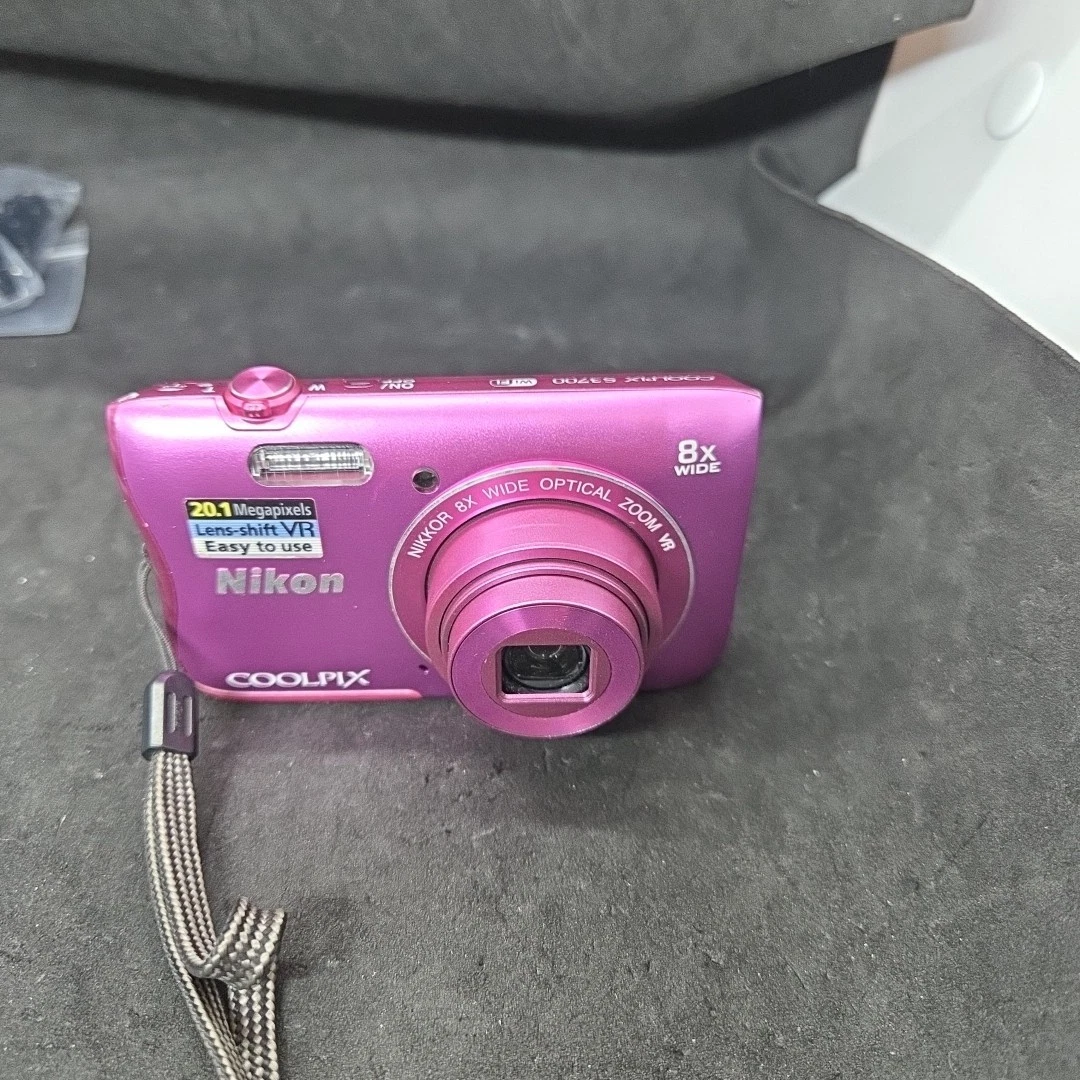 Nikon COOLPIX Digital Cameras 20-29.9 MP Maximum Resolution for