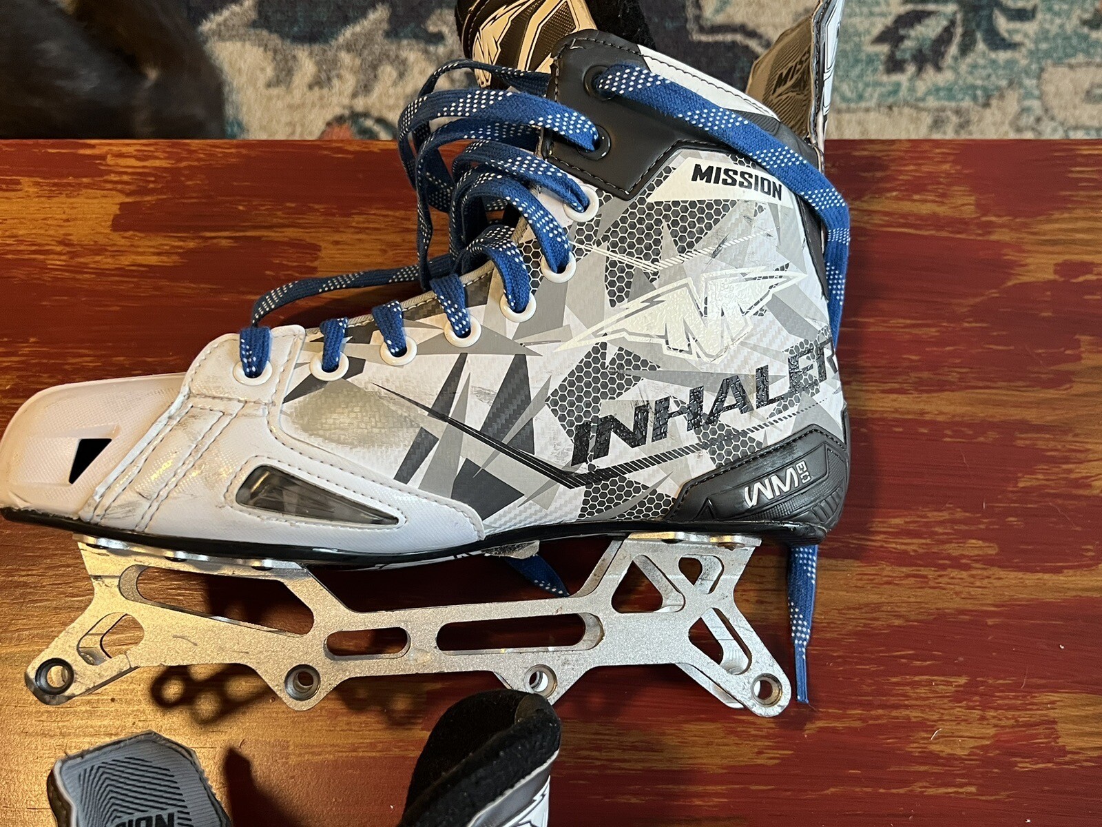 Mission Inhaler WM03 inline Hockey Skates Senior Size 9.5Kryptonium