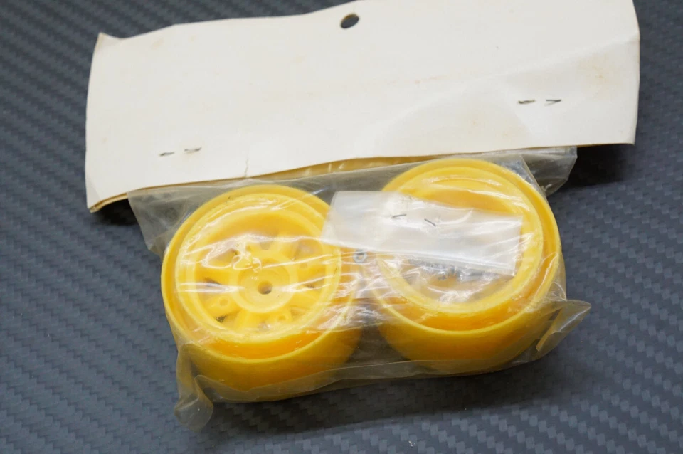 Vintage Aj S (9804) RC10 & Fox Hinterräder (NOS) Gelb Speiche - Bild 2 von 2