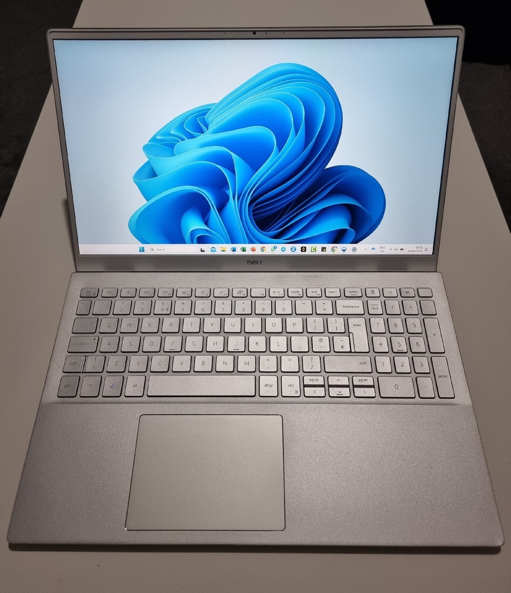 Dell Inspiron 15 5000 5502 Laptop, Intel i7 8GB RAM, 64-bit