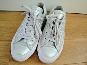 silver converse size 4