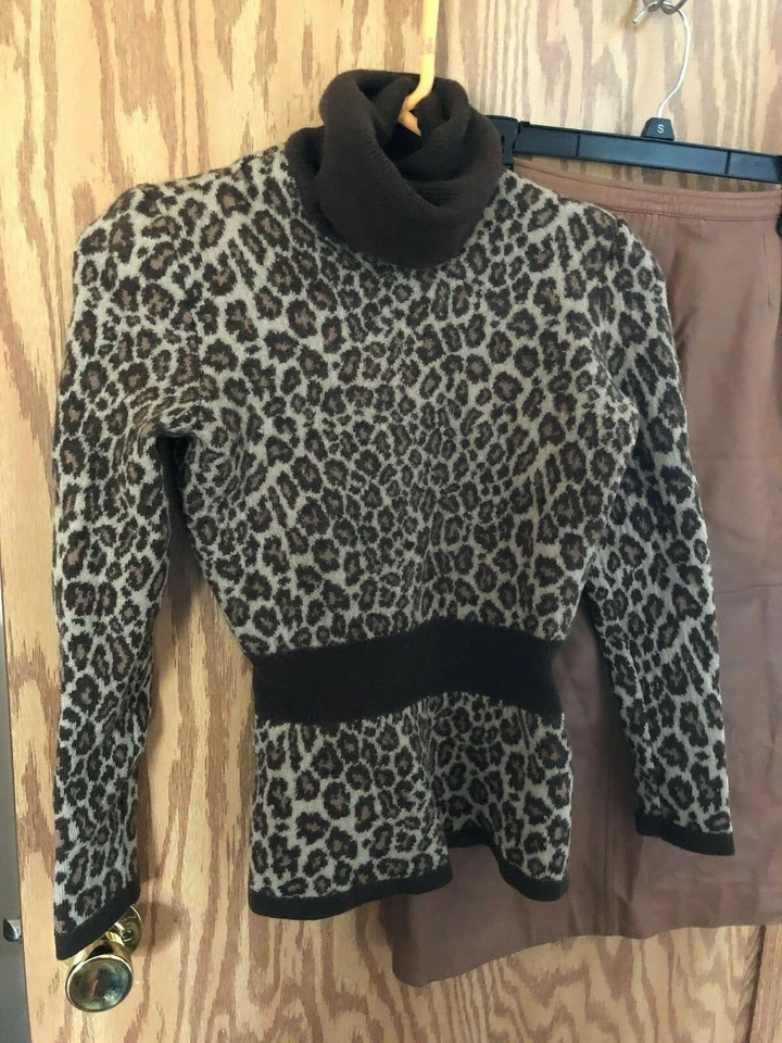 Womans Valentino Set Skirt and Top    FREE SHIPPING