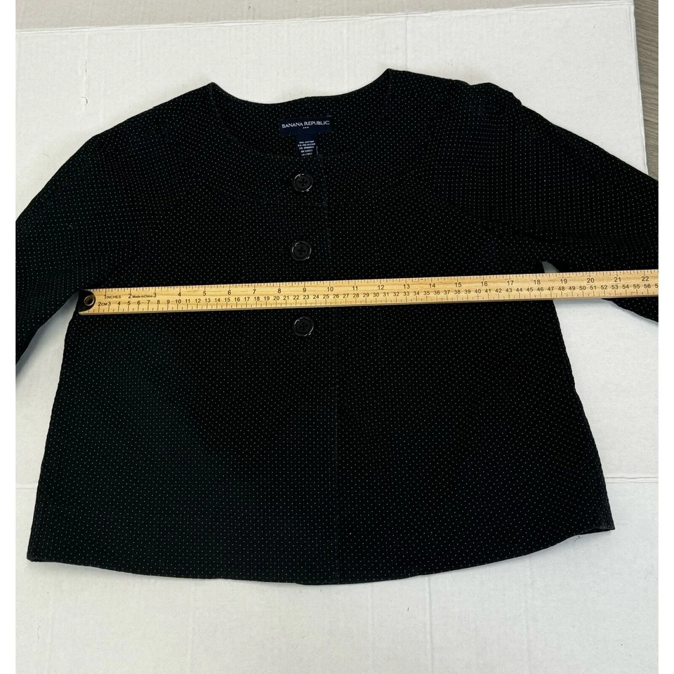 Chaqueta Banana Republic Negra Lunares Mezcla Algodón Recortada Botón Frontal Foto 4 de 4